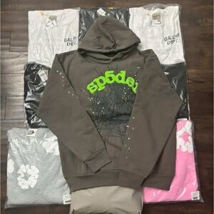 Sp5der Wait Web Hoodie
Slate Grey